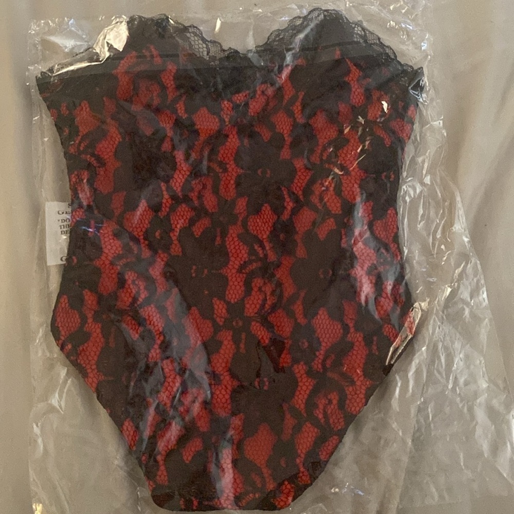 (3) Corset shaped Gift bags!  Never opened Pink, purple and red - Picture 2 of 6